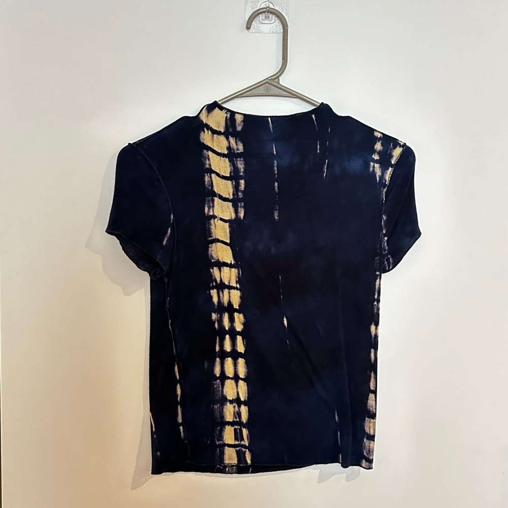 DISSH Black Fitted Cap Sleeve Bodysuit